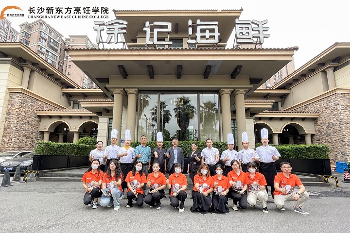 我校領(lǐng)導(dǎo)赴合作企業(yè)參觀考察