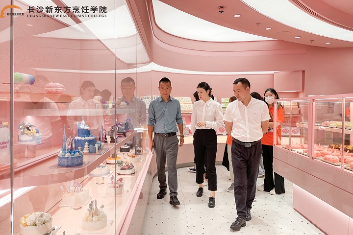 長(zhǎng)沙新東方走進(jìn)好利來參觀學(xué)習(xí)