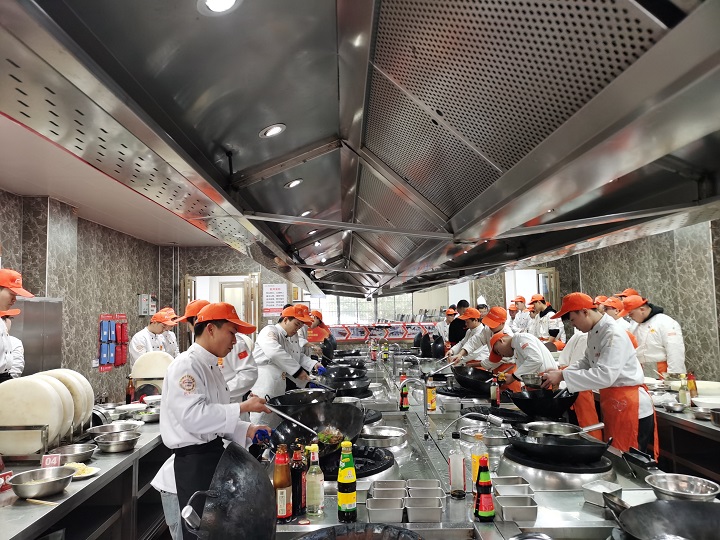 長沙新東方烹飪學(xué)校中餐專場招聘會盛啟