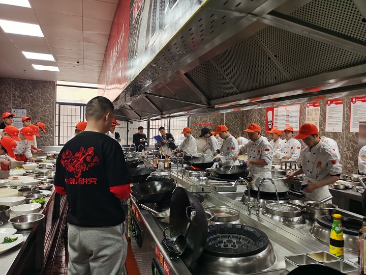 長沙新東方烹飪學(xué)校中餐專場招聘會盛啟