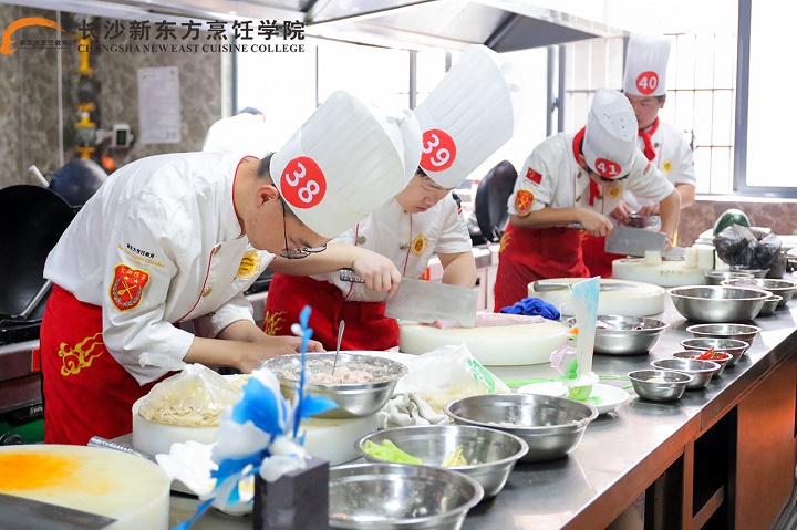 想學(xué)廚師又擔心學(xué)不會怎么辦