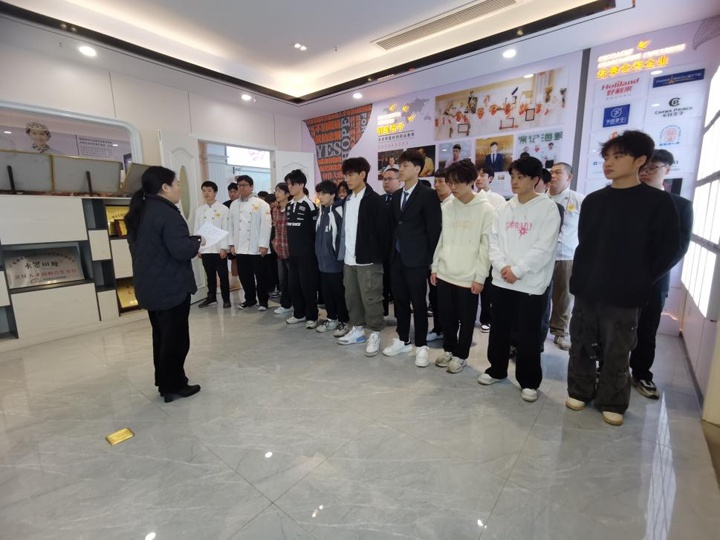 長沙新東方烹飪學(xué)校:模擬面試助力學(xué)子邁向職場新起點