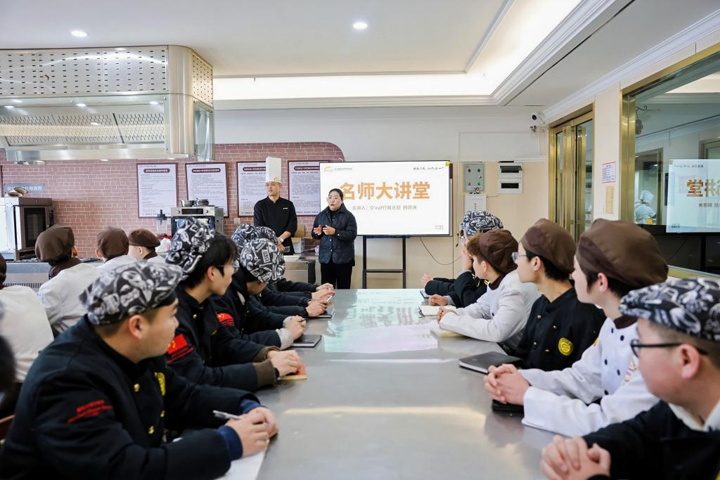 長沙新東方名師大講堂:O\eat行政總廚韓德洲引領(lǐng)西餐藝術(shù)探索之旅