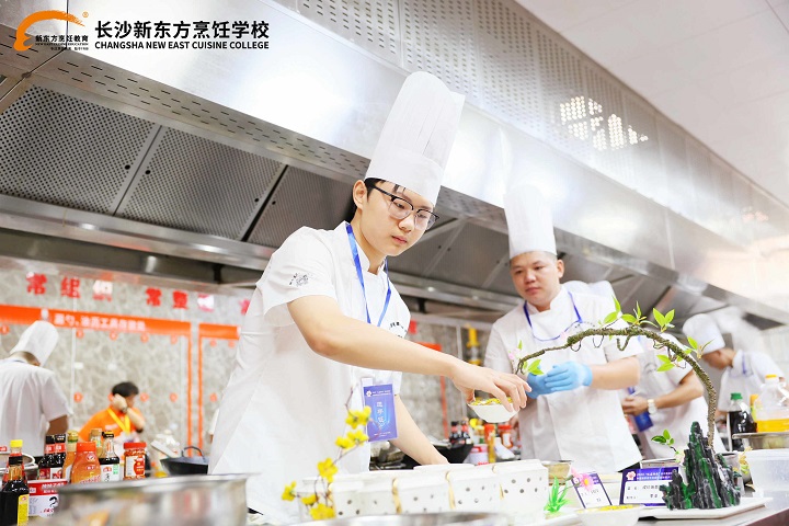 初高中生成績(jī)不好學(xué)廚師
