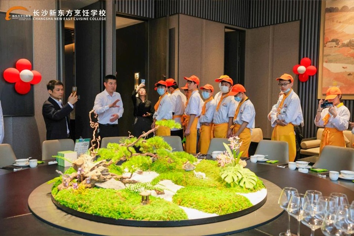 湖南東方高級技工學(xué)校學(xué)子走進熙稻湘