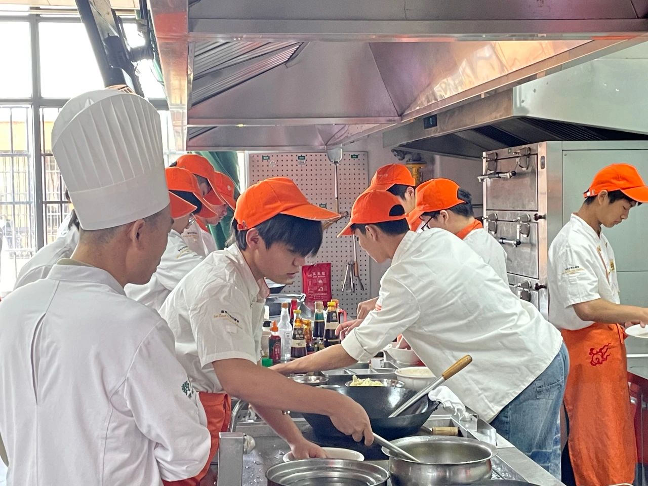 長(zhǎng)沙新東方烹飪學(xué)校