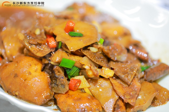 初三畢業(yè)生學廚師
